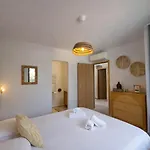 Maison De Village Piscine Chauffee Proche Porto-vecchio 别墅 *