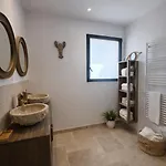 Maison En Pierre Avec Piscine Chauffée à Muratello *