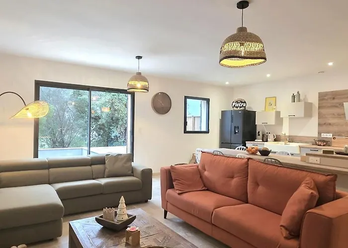 Maison De Village Piscine Chauffee Proche Porto-vecchio *