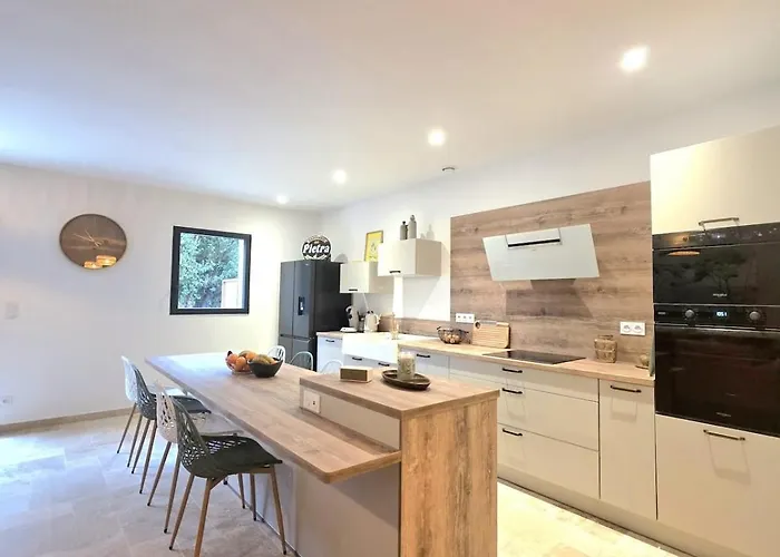 Maison En Pierre Avec Piscine Chauffée à Muratello *